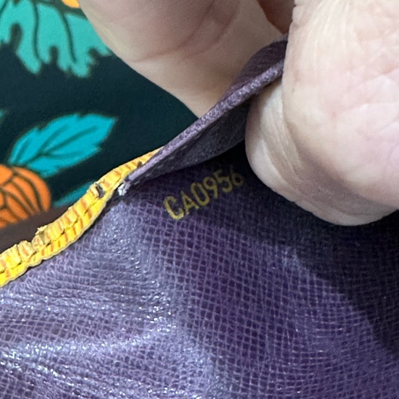Louis Vuitton Vintage Epi Porte-Trésor International Wallet – Yellow & Purple - Picture 9 of 9